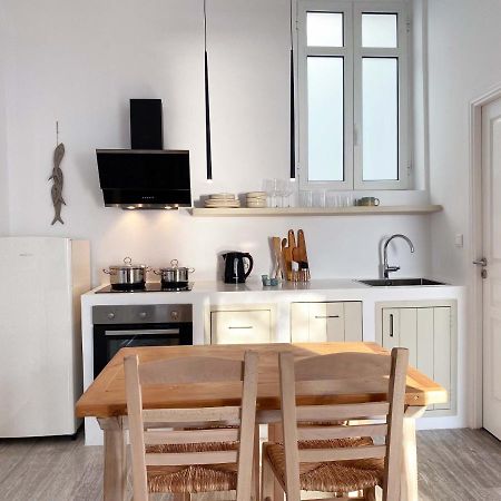 Lyra Seafront Apartment , Paroikia Town Center Zewnętrze zdjęcie