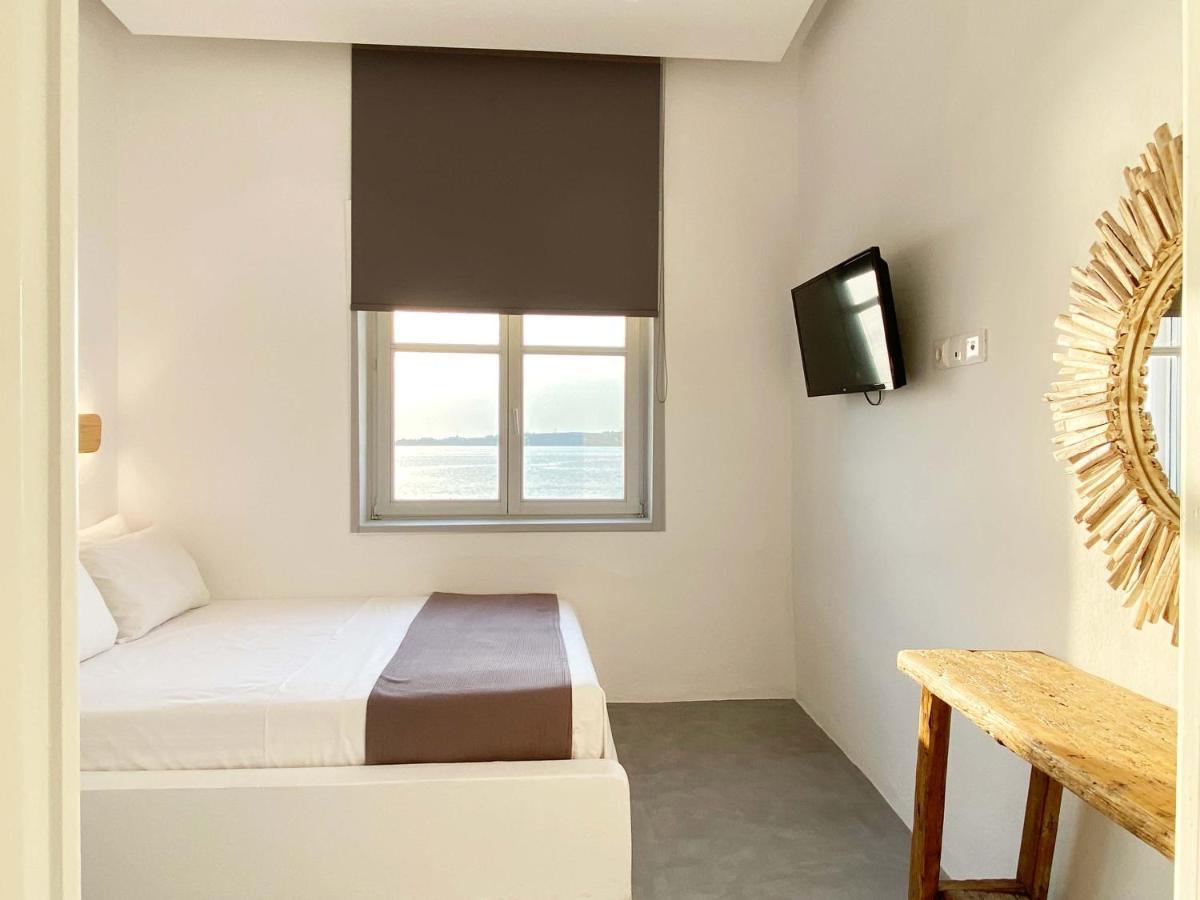 Lyra Seafront Apartment , Paroikia Town Center Zewnętrze zdjęcie